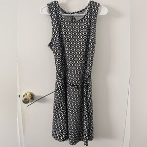 H&M Black & White A-Line Midi Dress Open Back w/ Removable Belt Large
